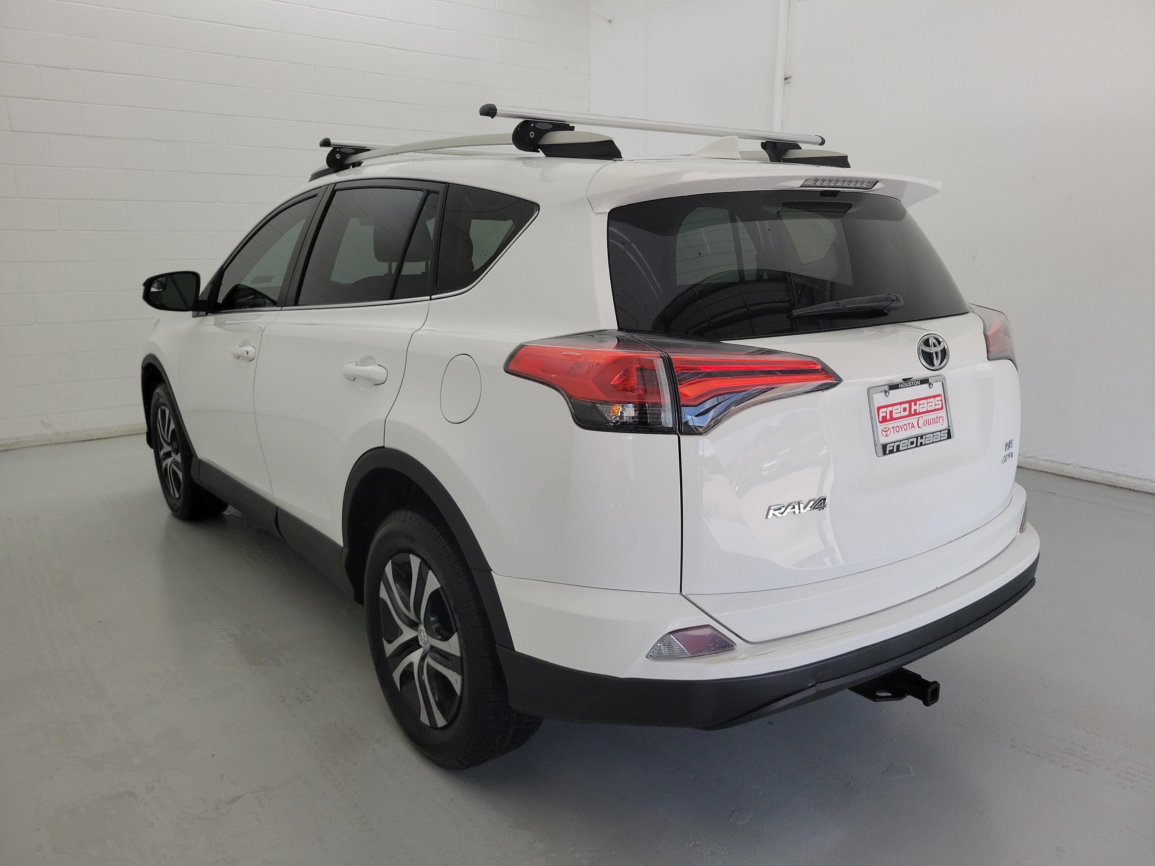 Used 2018 Super White Toyota LE image 7