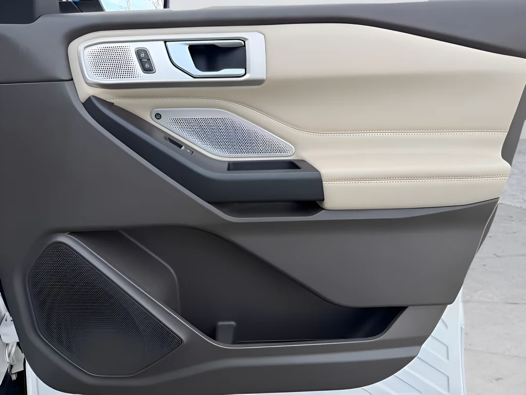 Used 2020 White Ford Platinum image 29