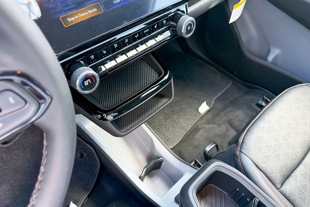 2027 Chevrolet Bolt RS - Photo 18