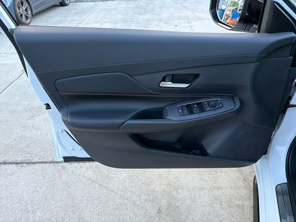 New 2026 Aspen White TriCoat / Super Black Two-tone Nissan SR image 16