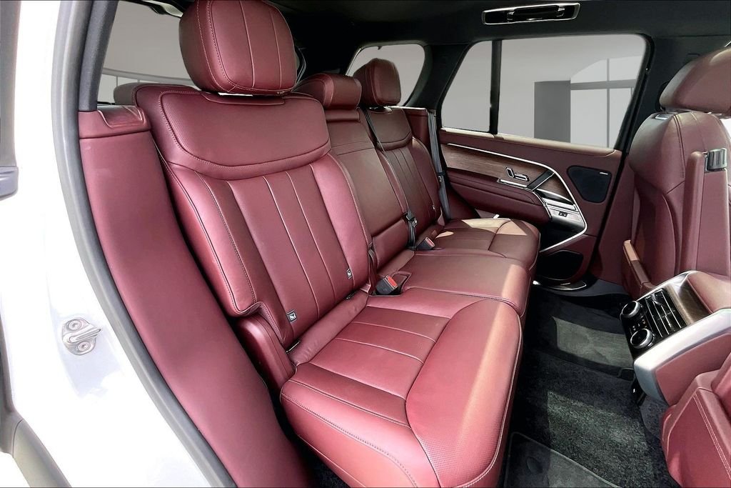 Certified Used 2025 Fuji White Land Rover SE image 23