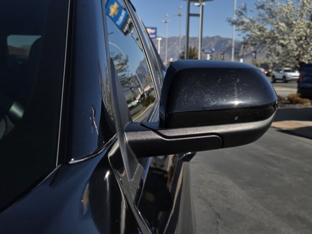 Used 2025 Ebony Twilight Metallic GMC Elevation image 45