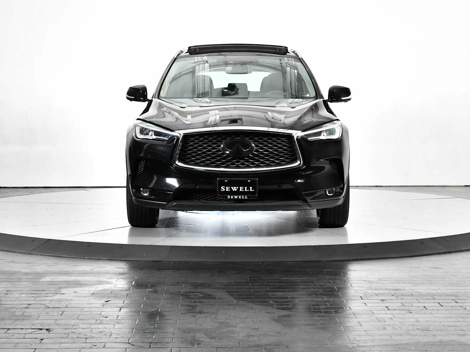 Used 2019 Black Obsidian INFINITI ESSENTIAL image 8