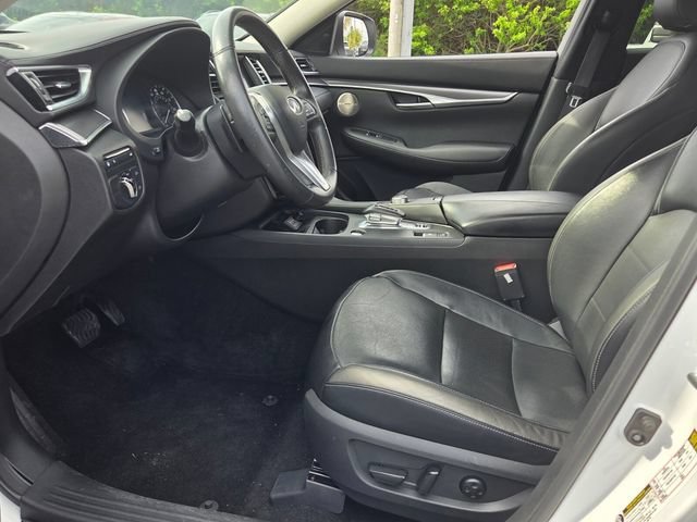 Used 2023 Lunar White INFINITI LUXE image 9