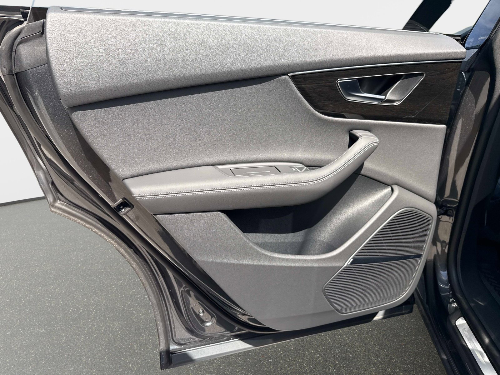 New 2026 Daytona Gray Pearl Effect Audi Premium Plus image 10