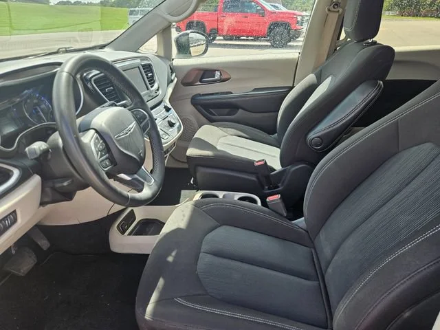 Used 2023 Gray Chrysler LX image 9