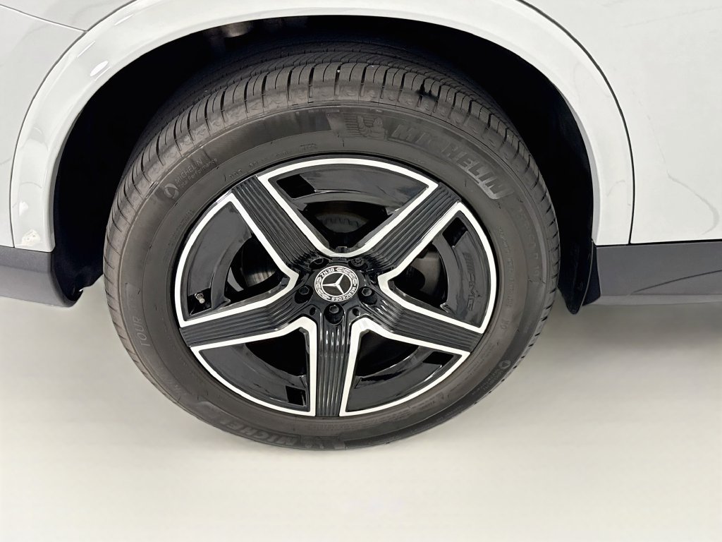 Certified Used 2026 MANUFAKTUR Alpine Gray Mercedes-Benz GLC 300 image 31