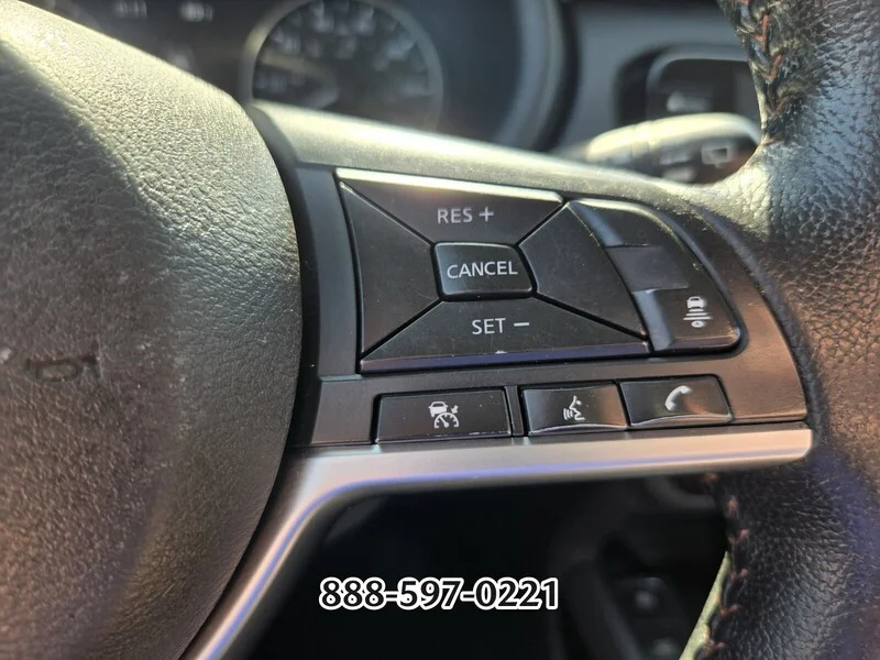 Used 2022 Aspen White NISSAN SR image 27