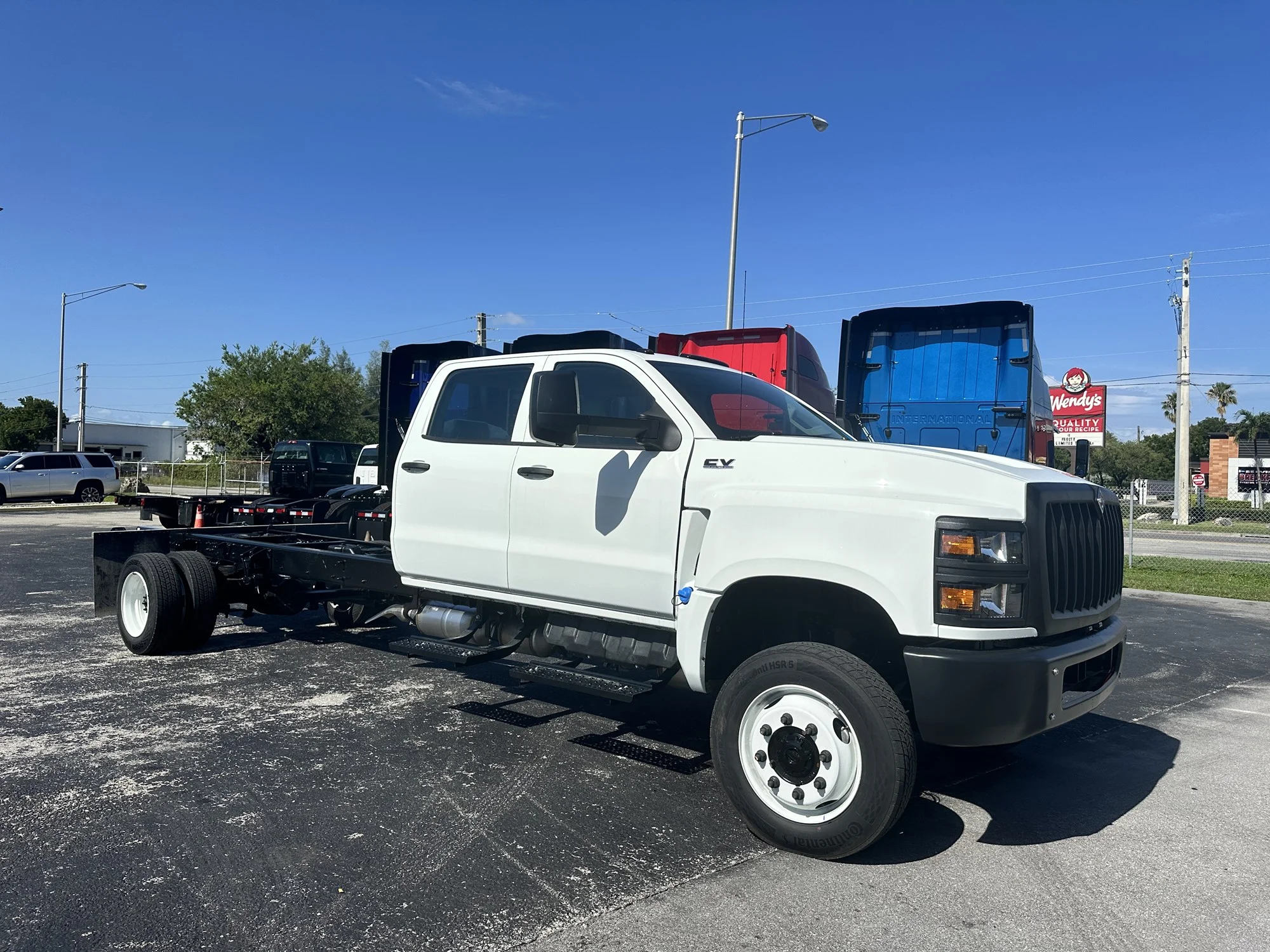 New 2024 White INTERNATIONAL Cab Chassis image 3