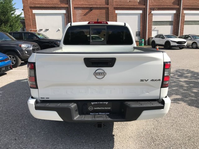 Used 2022 Glacier White Nissan SV image 6