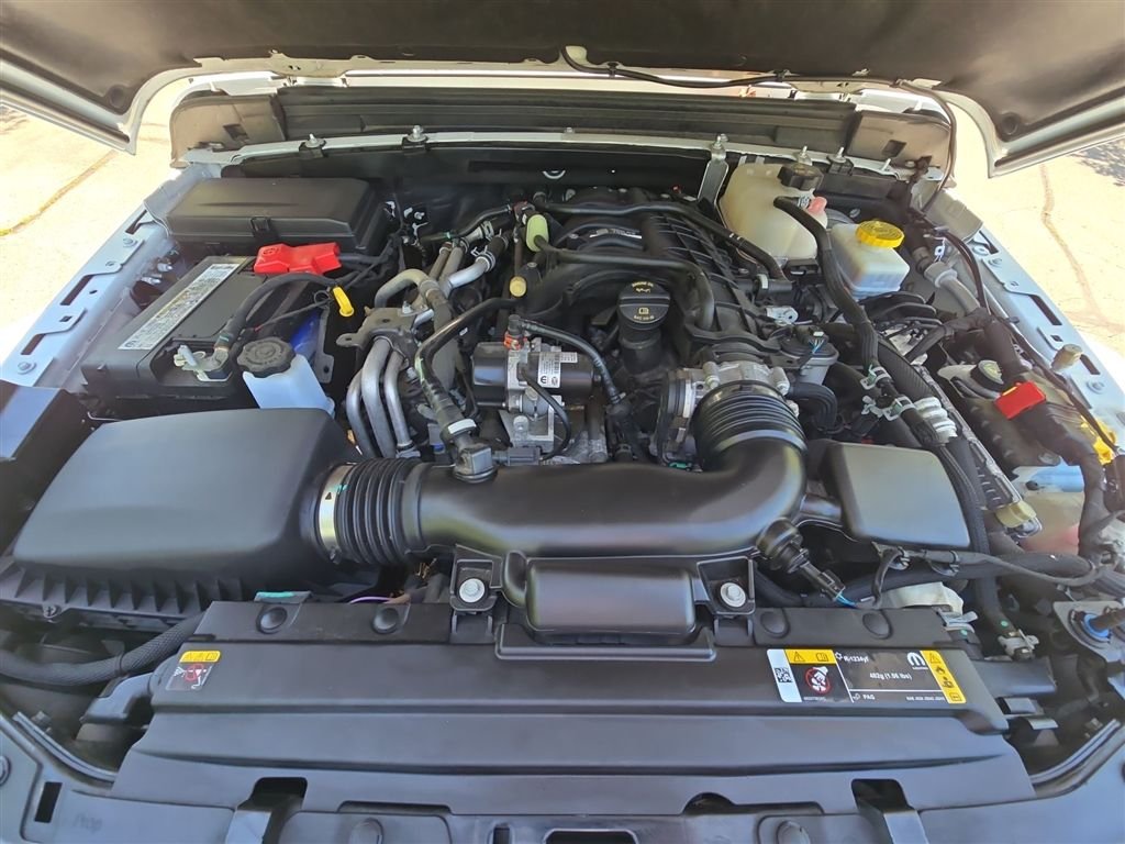 Used 2023 White Jeep Sahara image 10