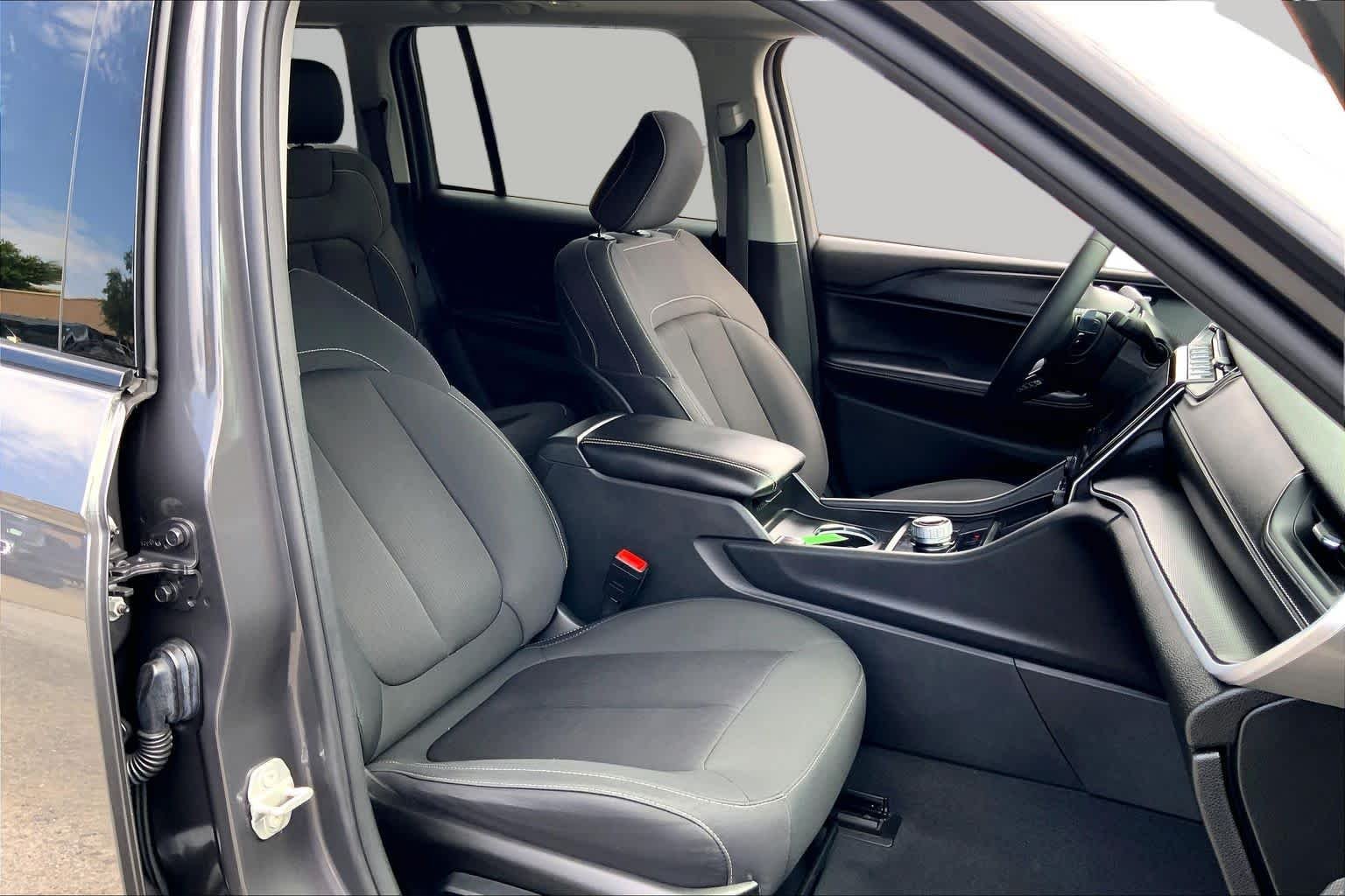 Used 2024 Baltic Gray Metallic Clearcoat Jeep Laredo X image 8