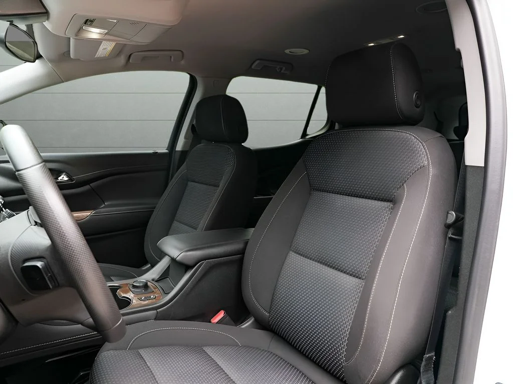 Used 2022 White GMC SLE image 37