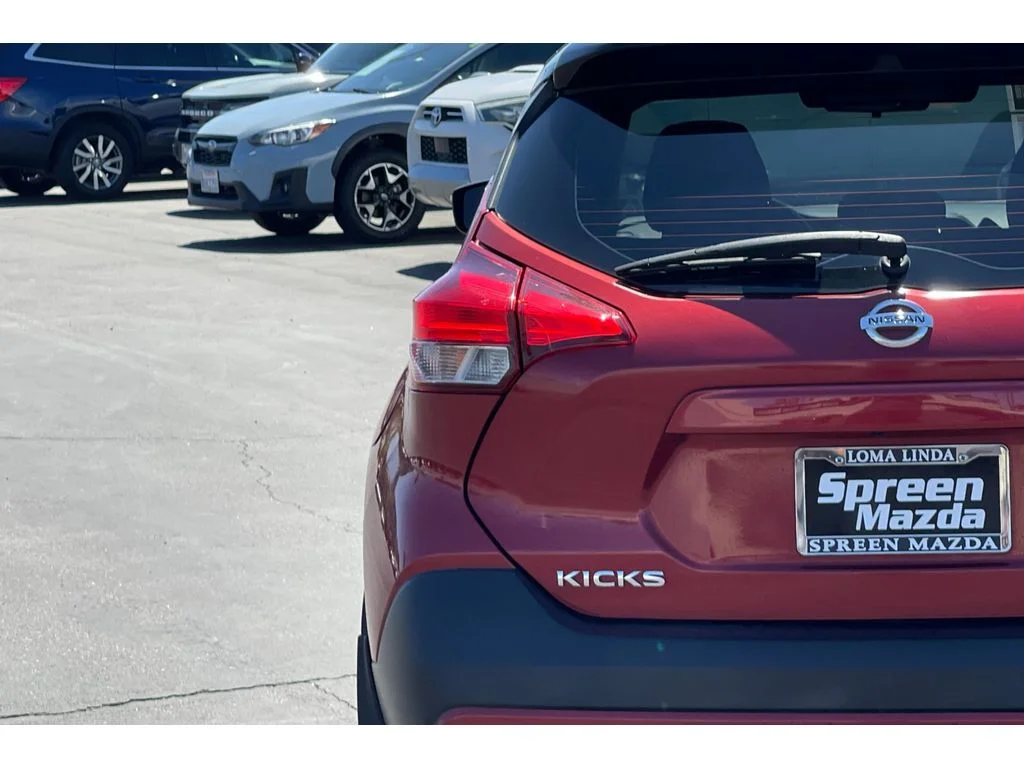 Used 2018 Cayenne Red/Super Black Nissan SR image 14