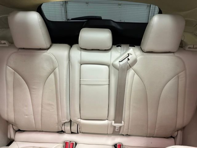 Used 2016 White Lincoln Reserve image 25
