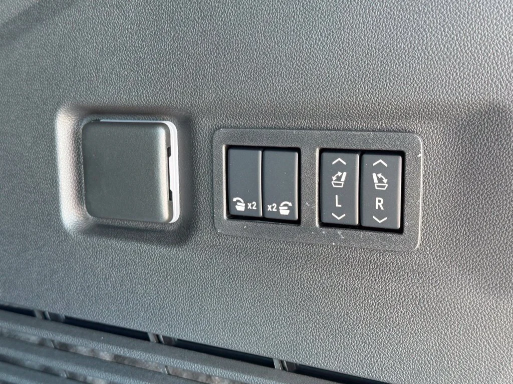 2026 Chevrolet Suburban High Country - Photo 16