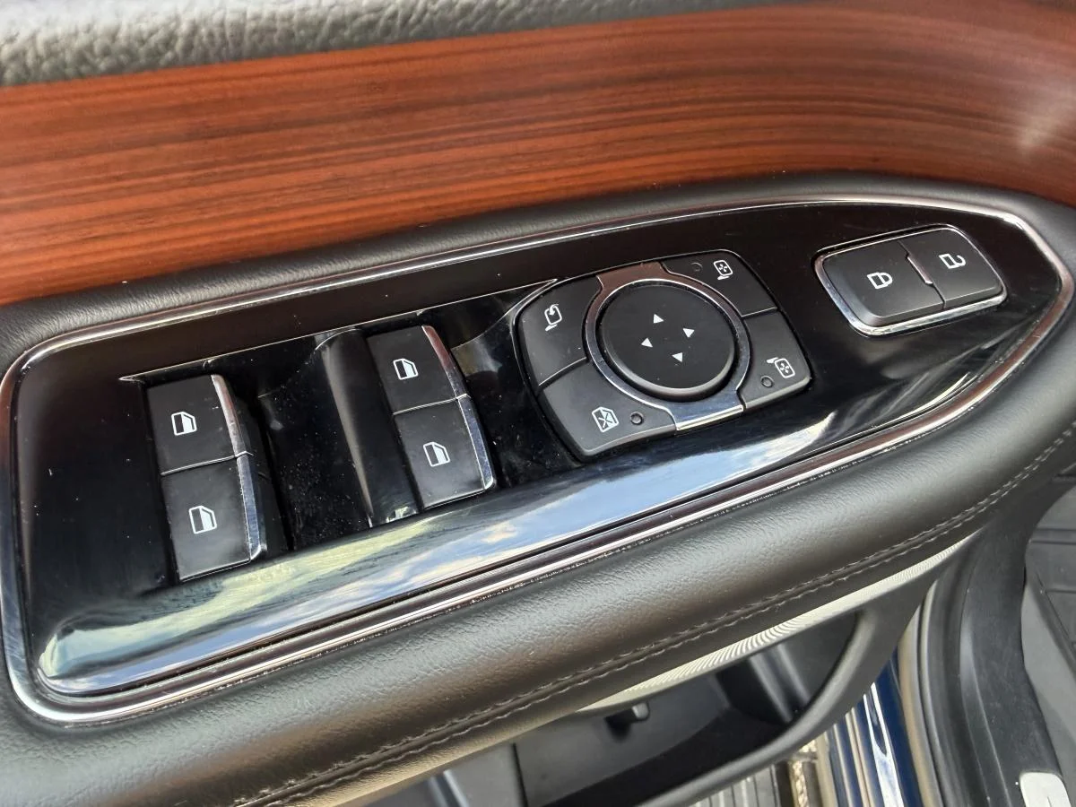 Used 2020 Blue Lincoln Reserve image 14
