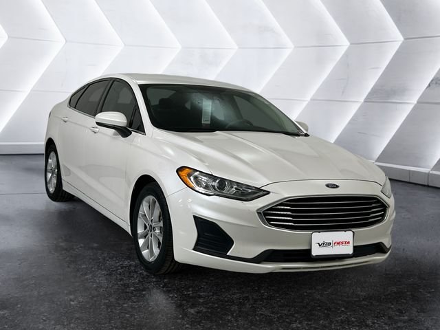 Used 2020 White Ford SE image 1