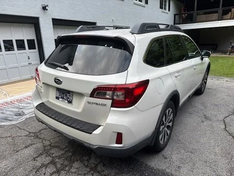 Used 2015 White Subaru 2.5i image 22