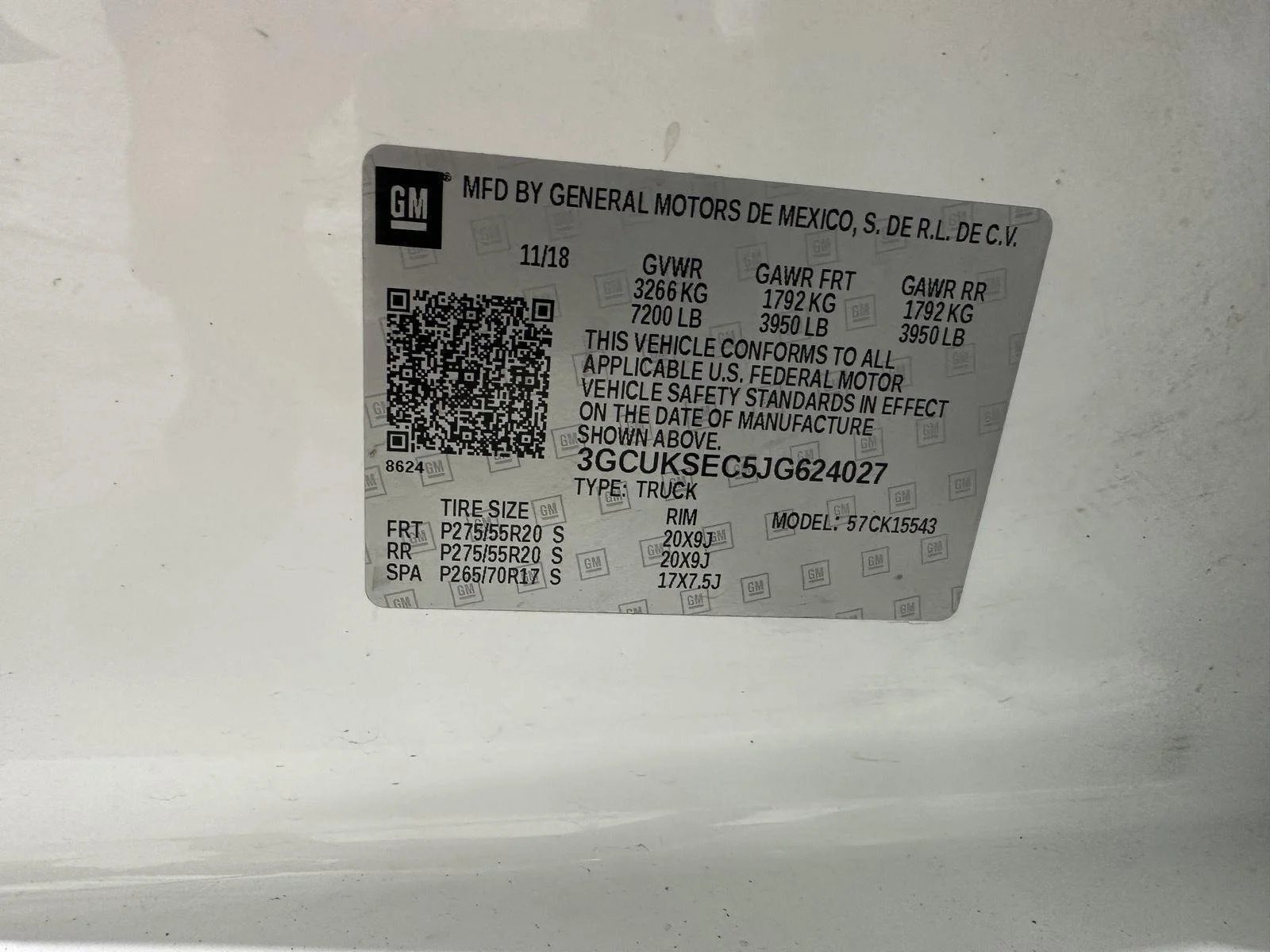 Used 2018 SUMMIT WHITE Chevrolet LTZ image 31