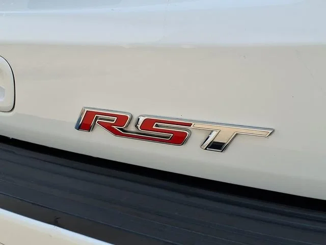 Used 2024 Summit White Chevrolet RST image 25