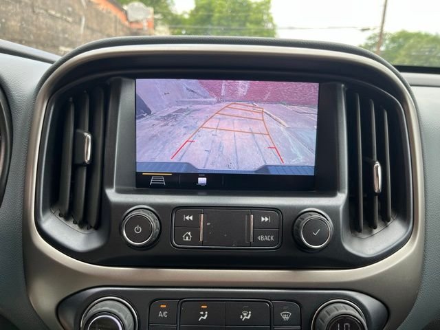 Used 2022 Beige Chevrolet Z71 image 38