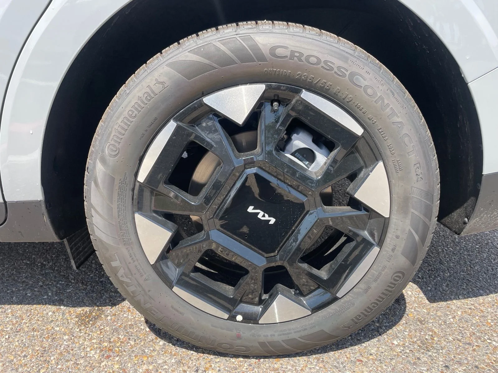 New 2026 White Kia EX image 24