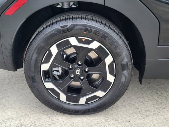 New 2026 Black Hyundai SE FWD image 5