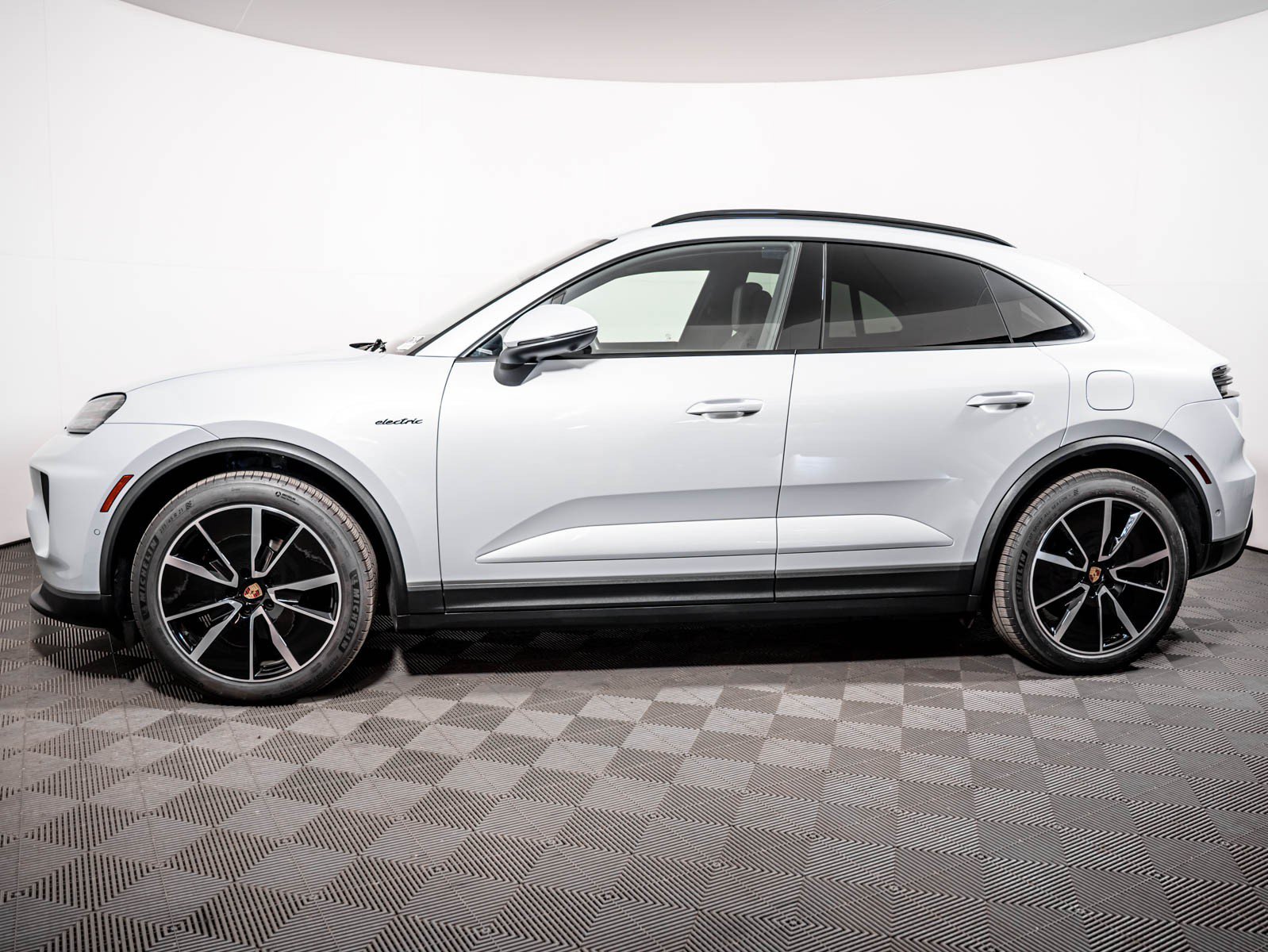 Used 2026 Porsche Macan Base with VIN WP1AD2XA3TL075468 for sale in Riverside, CA