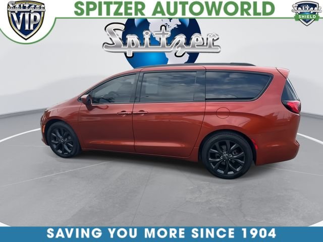 Used 2018 Brown Chrysler Touring Plus image 6