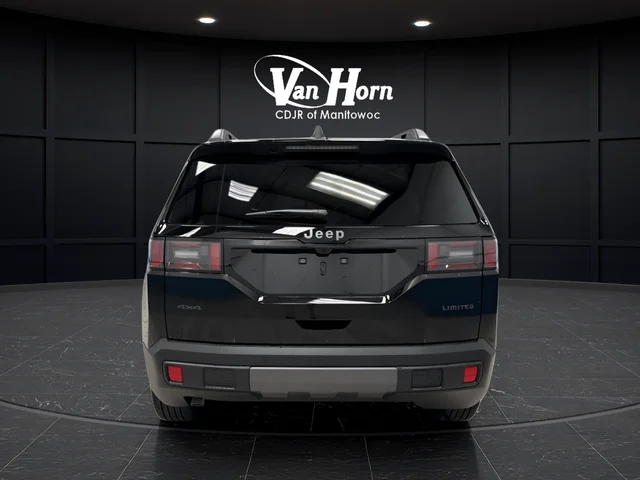 New 2026 Diamond Black Crystal Pearl-Coat Exterior Paint Jeep Limited image 6