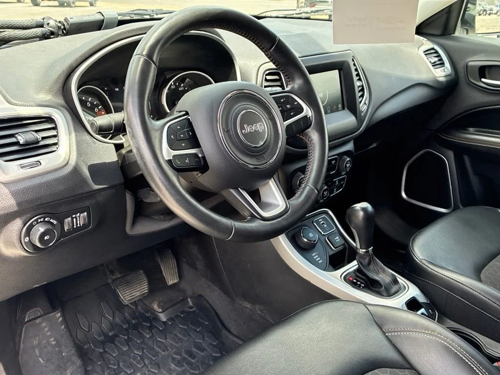 Used 2019 White Clearcoat Jeep Latitude image 17