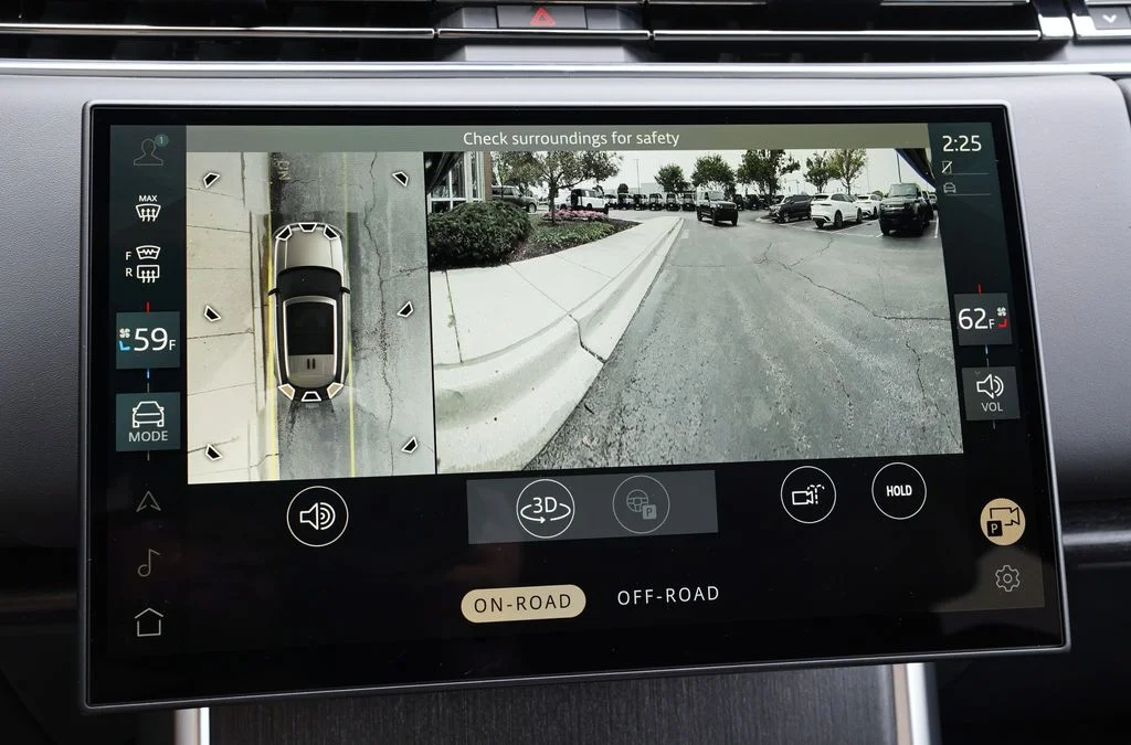 New 2026 Fuji White Land Rover SE image 29