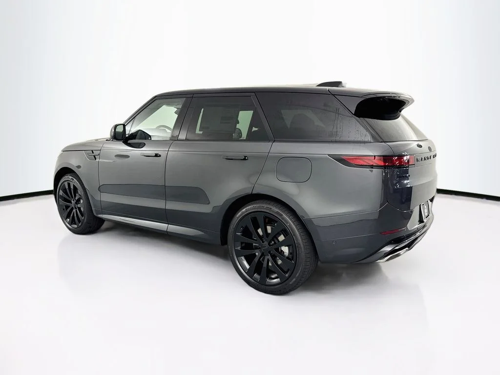 New 2026 Carpathian Grey Land Rover Dynamic SE image 7