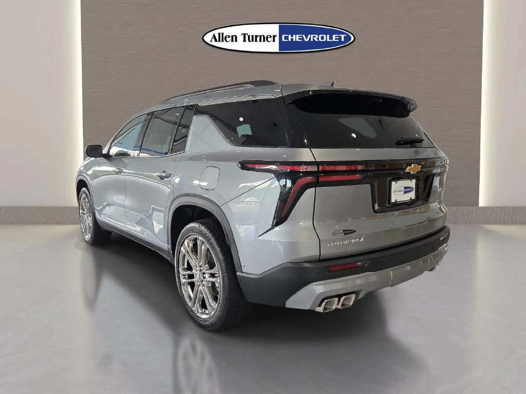 2027 Chevrolet Traverse LT - Photo 12