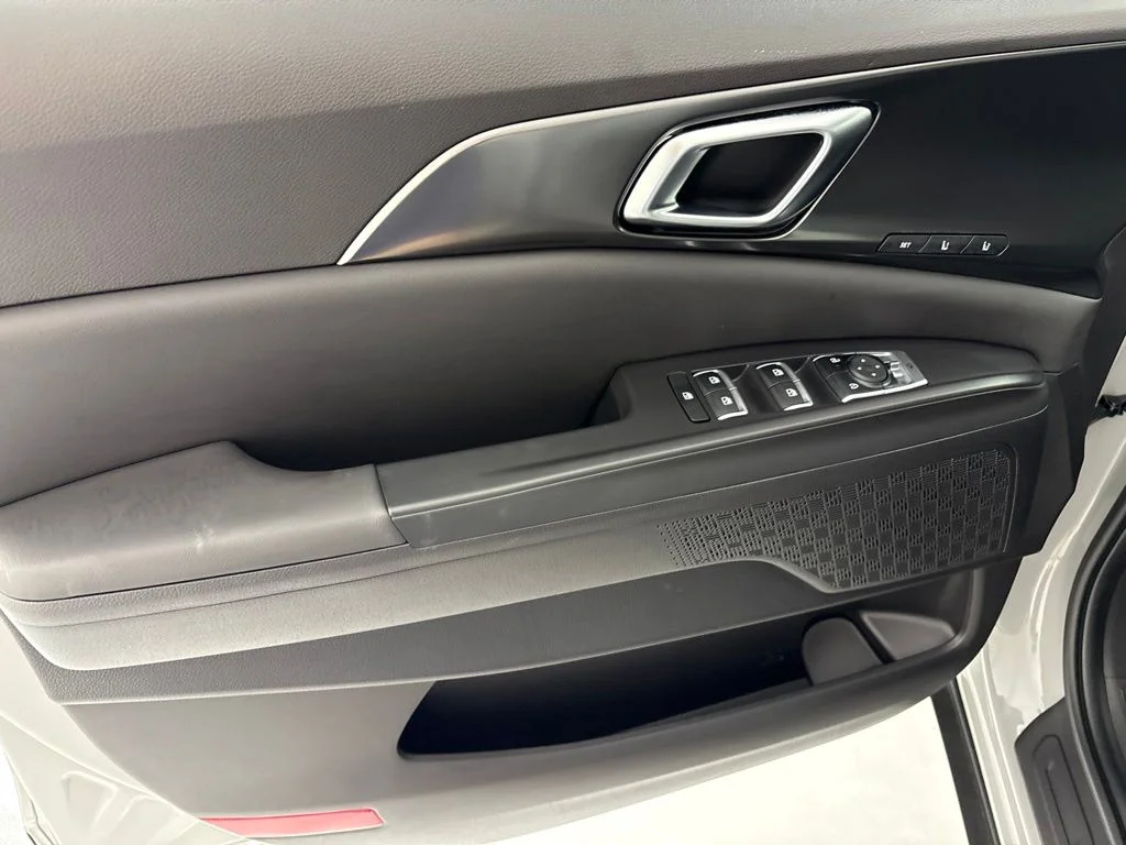New 2027 Silver Kia EX image 24