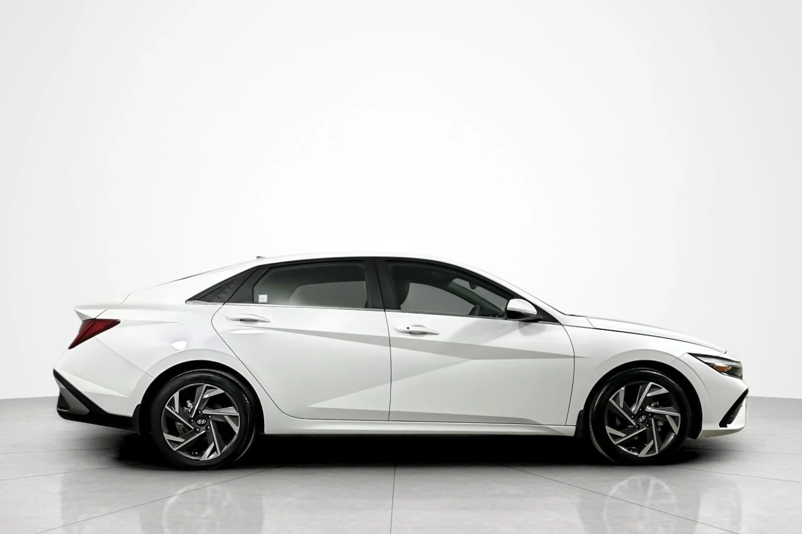 Used 2024 WHITE Hyundai SEL IVT image 6
