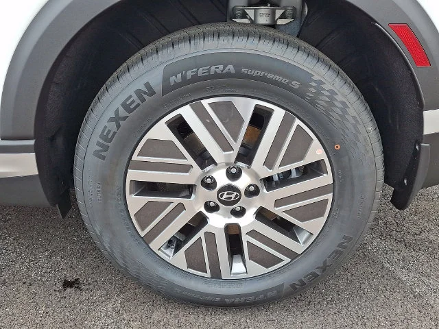 New 2026 White Hyundai SEL image 18