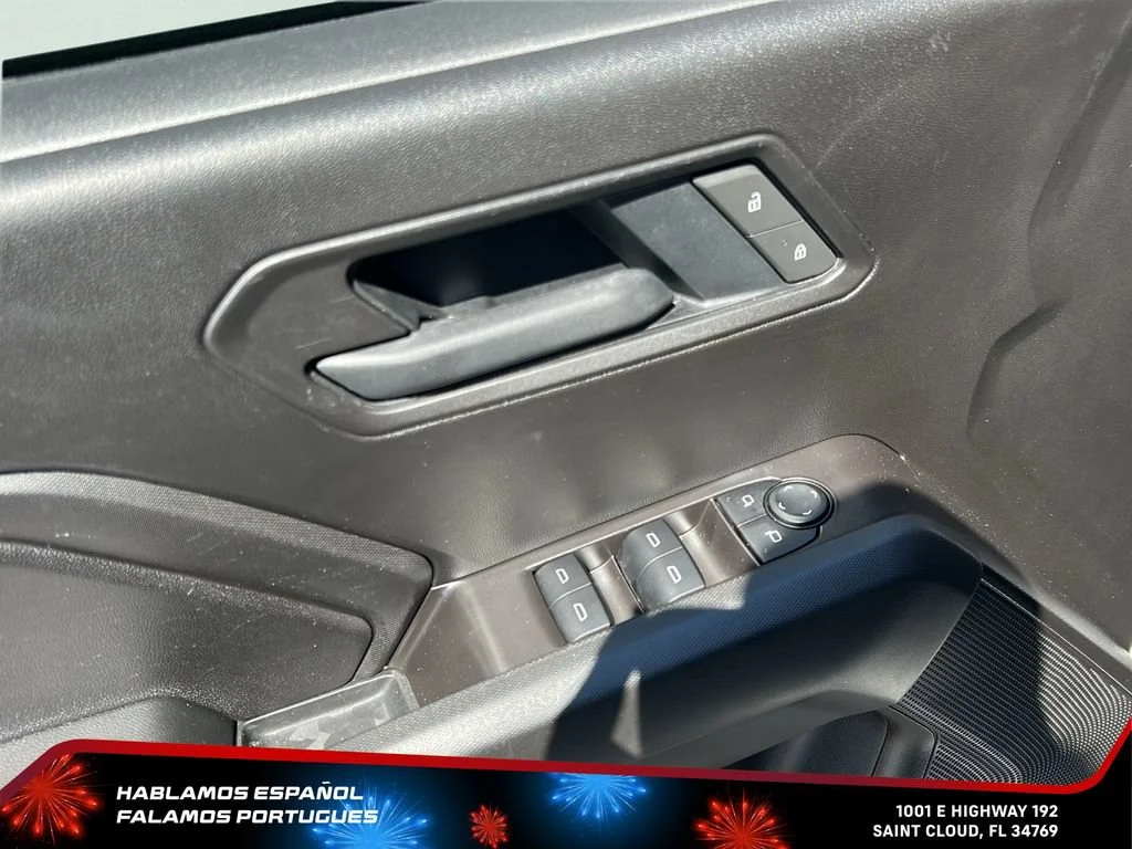 Used 2025 Summit White Chevrolet WT/LT image 11
