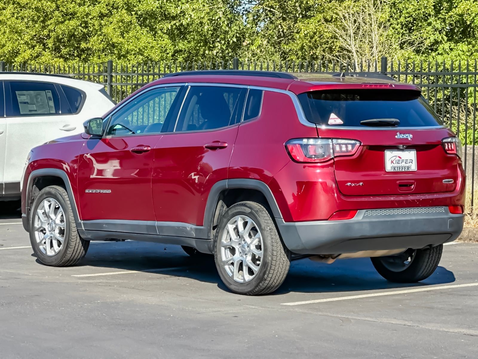 Used 2022 Red Jeep Latitude Lux image 6