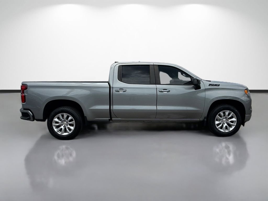 Used 2023 Gray Chevrolet RST image 2