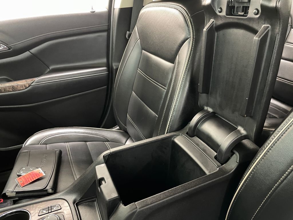 2021 GMC Acadia Denali - Photo 37