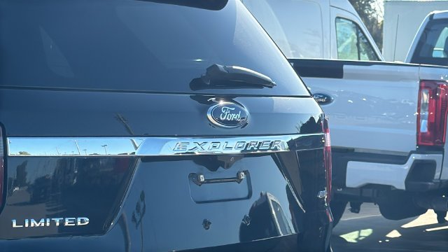 Used 2019 Black Ford Limited image 11
