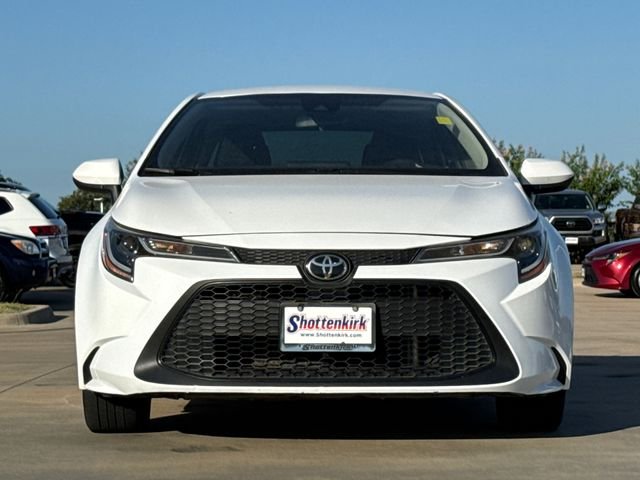 Used 2022 White Toyota LE image 2