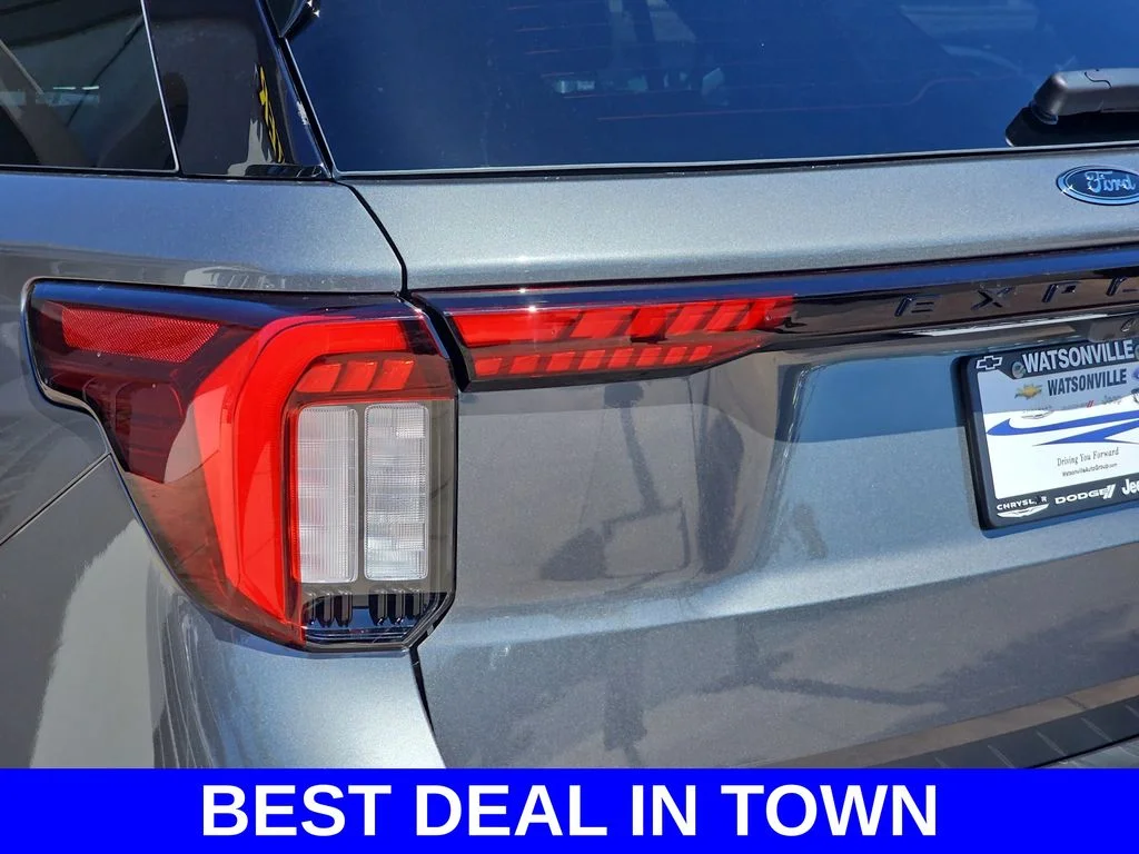 New 2026 Carbonized Gray Metallic Ford Tremor® image 43
