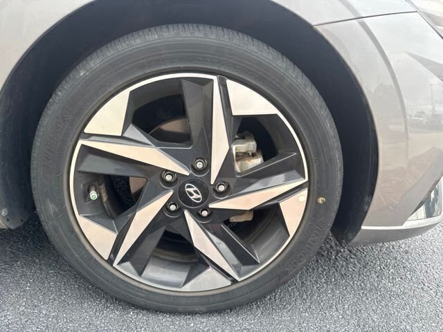 Used 2022  Hyundai Limited image 4