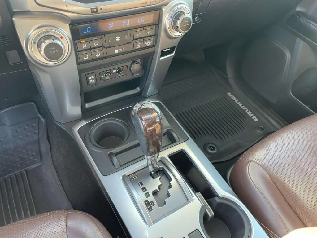 Certified Used 2019 Blizzard Pearl Toyota Limited image 28