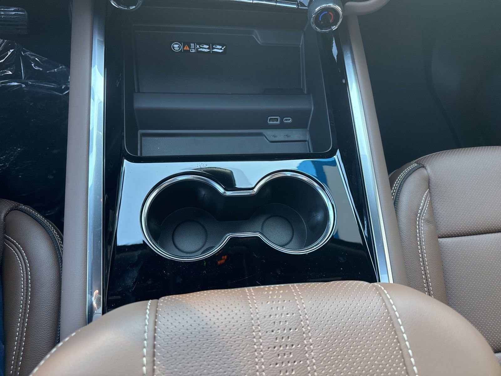 New 2026 Polar White Tricoat Chevrolet High Country Deluxe with 24in Wheels - Panoramic Sunroof - Super Cruise - Technology & Entertainment image 30