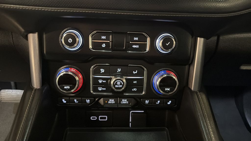 Used 2021 Gray GMC SLT image 22