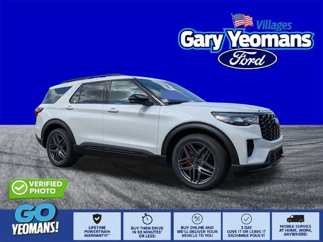 New 2026 Star White Metallic Tri-Coat Ford ST-Line image 1